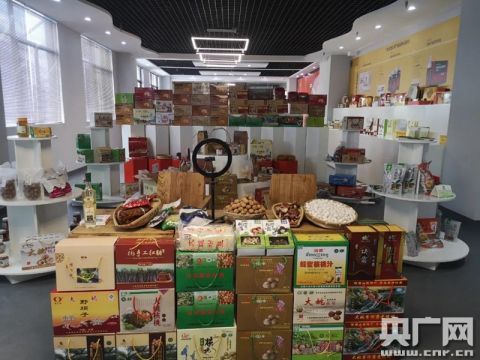 云南省國(guó)內(nèi)率先實(shí)現(xiàn)貧困縣鄉(xiāng)鎮(zhèn)電子商務(wù)服務(wù)站點(diǎn)全覆蓋